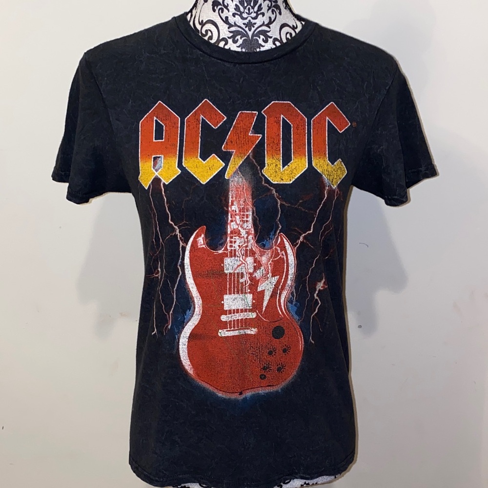 5/$25 AC/DC Black Tee with Red & Yellow Guitar Graphics Size Small